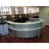 mesa corporativa para recepção Manhuaçu
